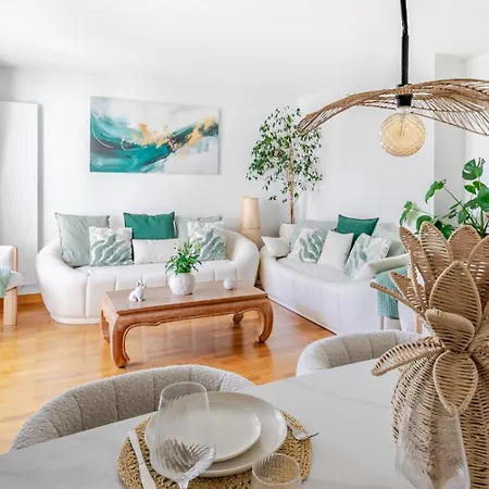 Un Ptit Soleil A Apartment Paris