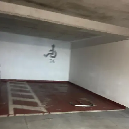 Un Ptit Soleil A * Παρίσι