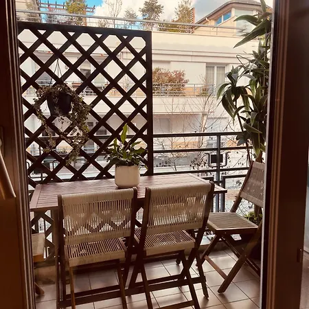 Un Ptit Soleil A باريس